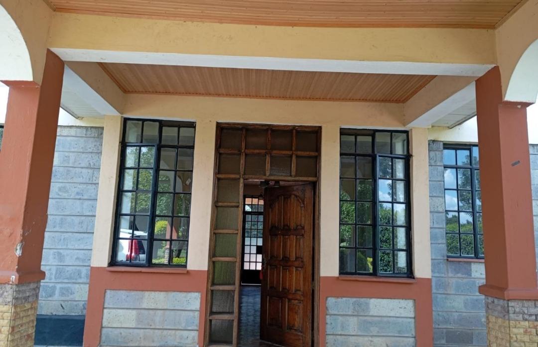 Muthaiga North 6 Bedroom +SQ House for Rent 