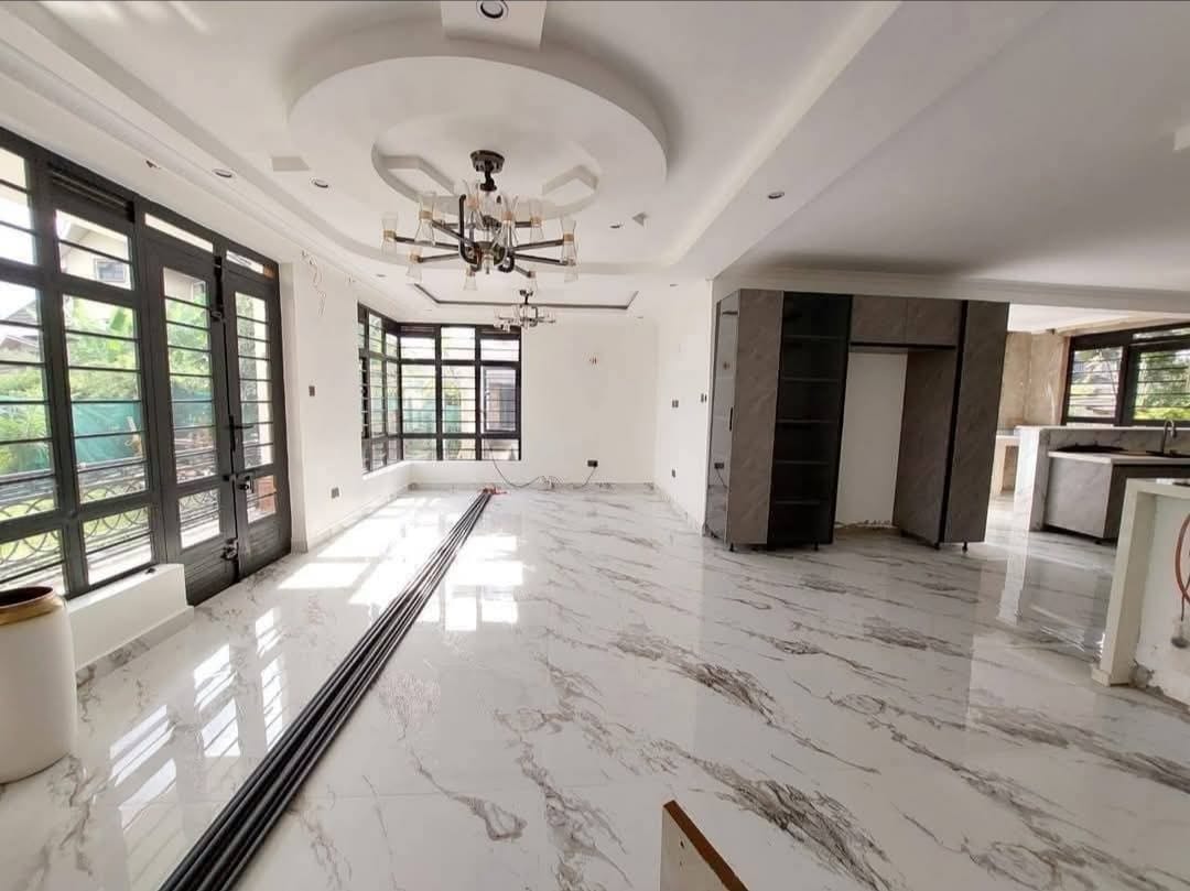 6 Bedroom Villa For Sale in Daykio Bustani, Ruiru + Swimming Pool