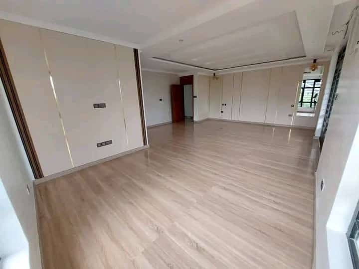 6 Bedroom Villa For Sale in Daykio Bustani, Ruiru + Swimming Pool