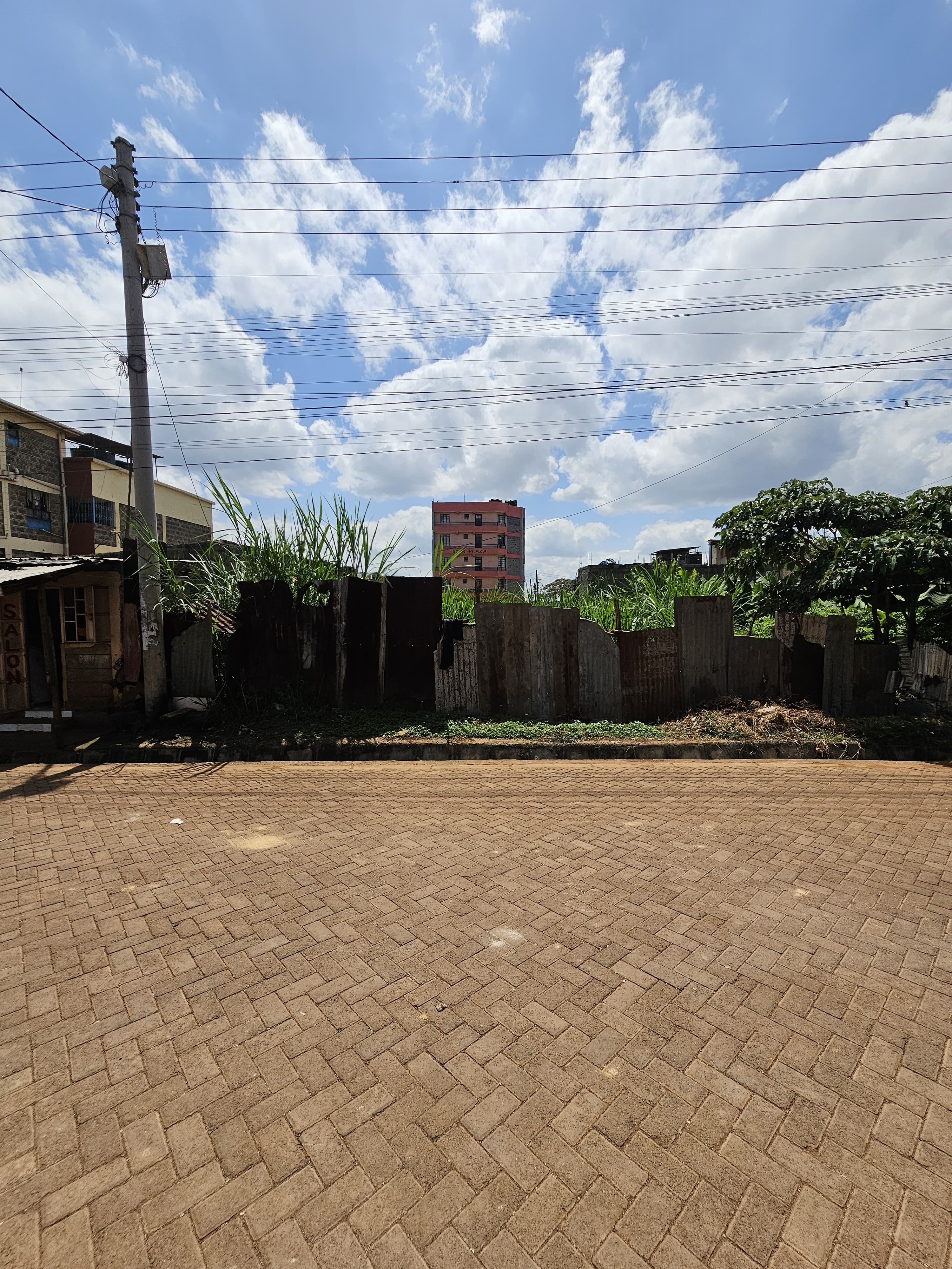 a 40ft by 80 ft commercial plot, suitable for apartment building
